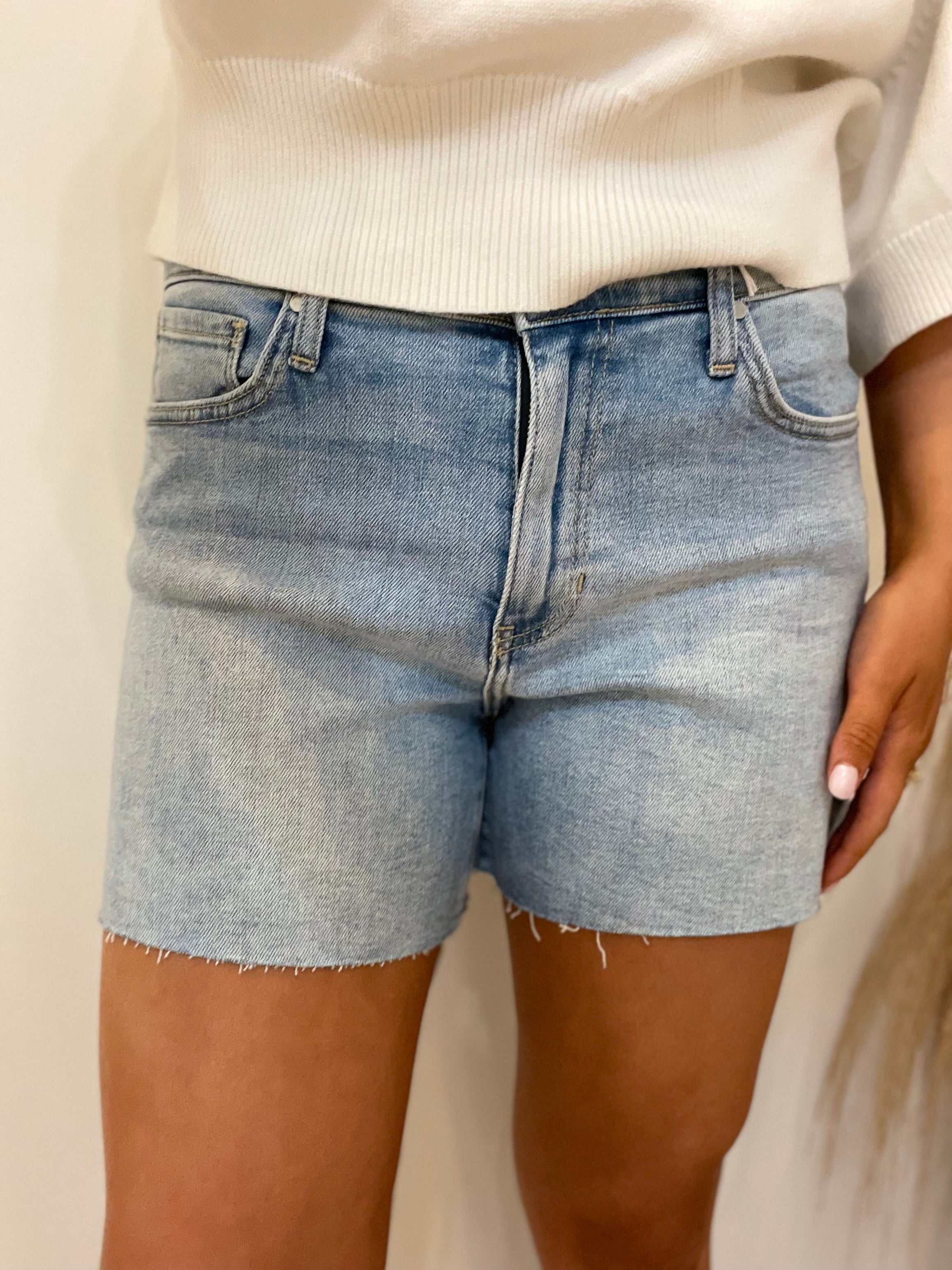 Mid Rise Stretch Short