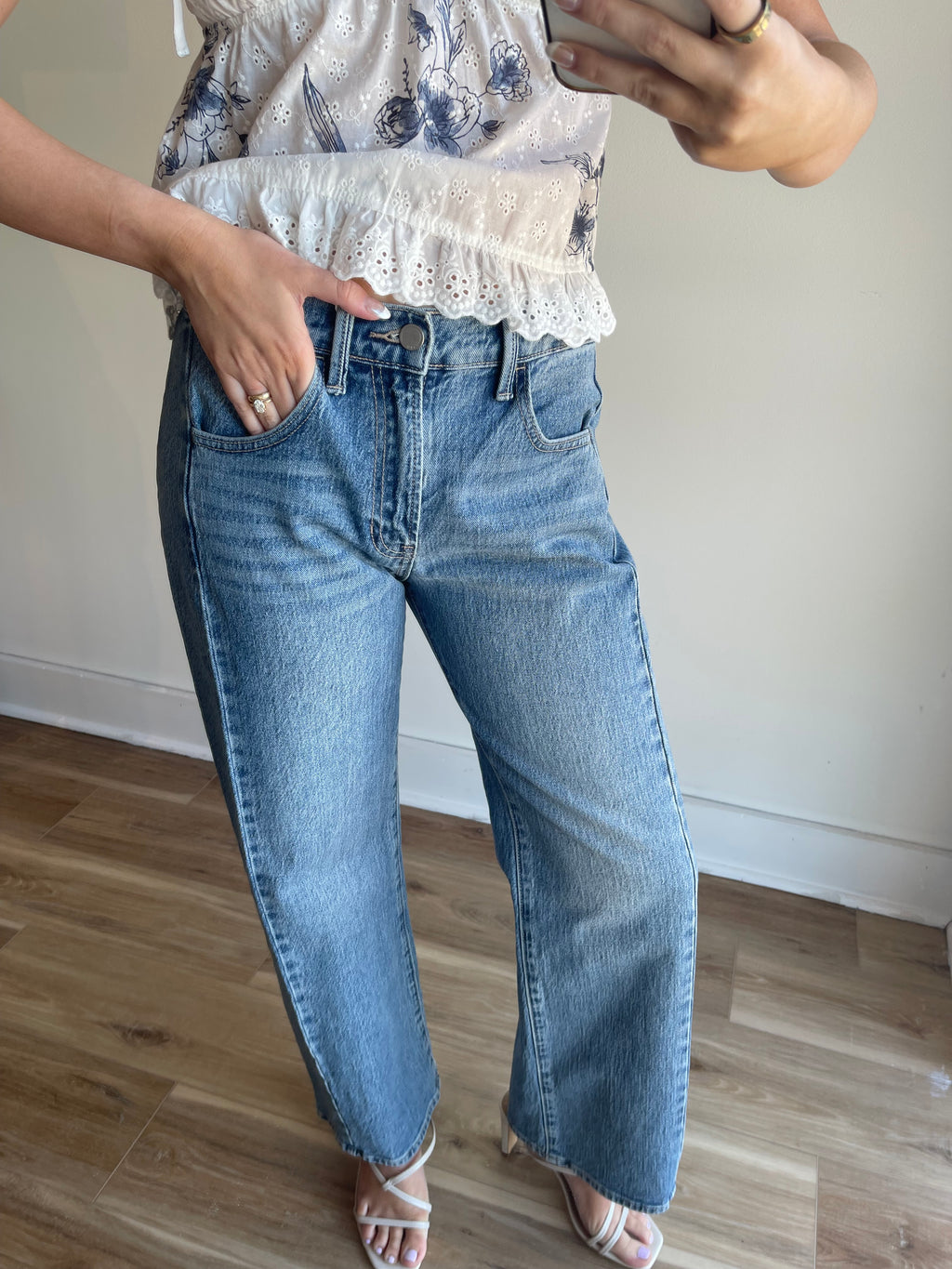 Slight Barrel Twist Jeans