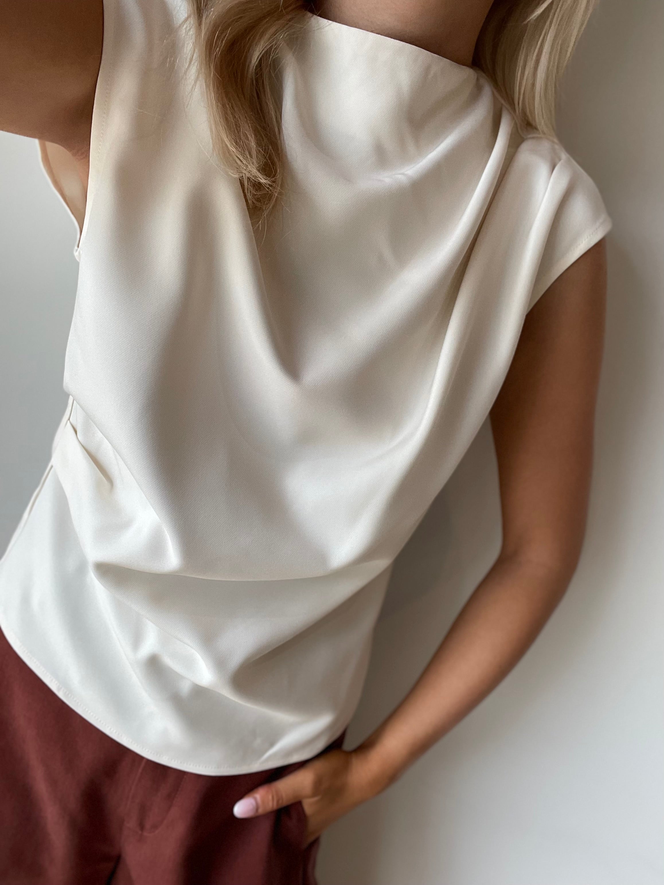 Noel Mock Neck Top