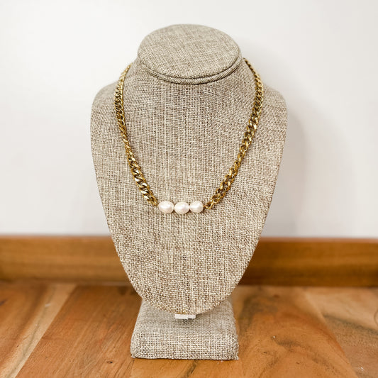 Chan-Sutt 3 Pearl Necklace