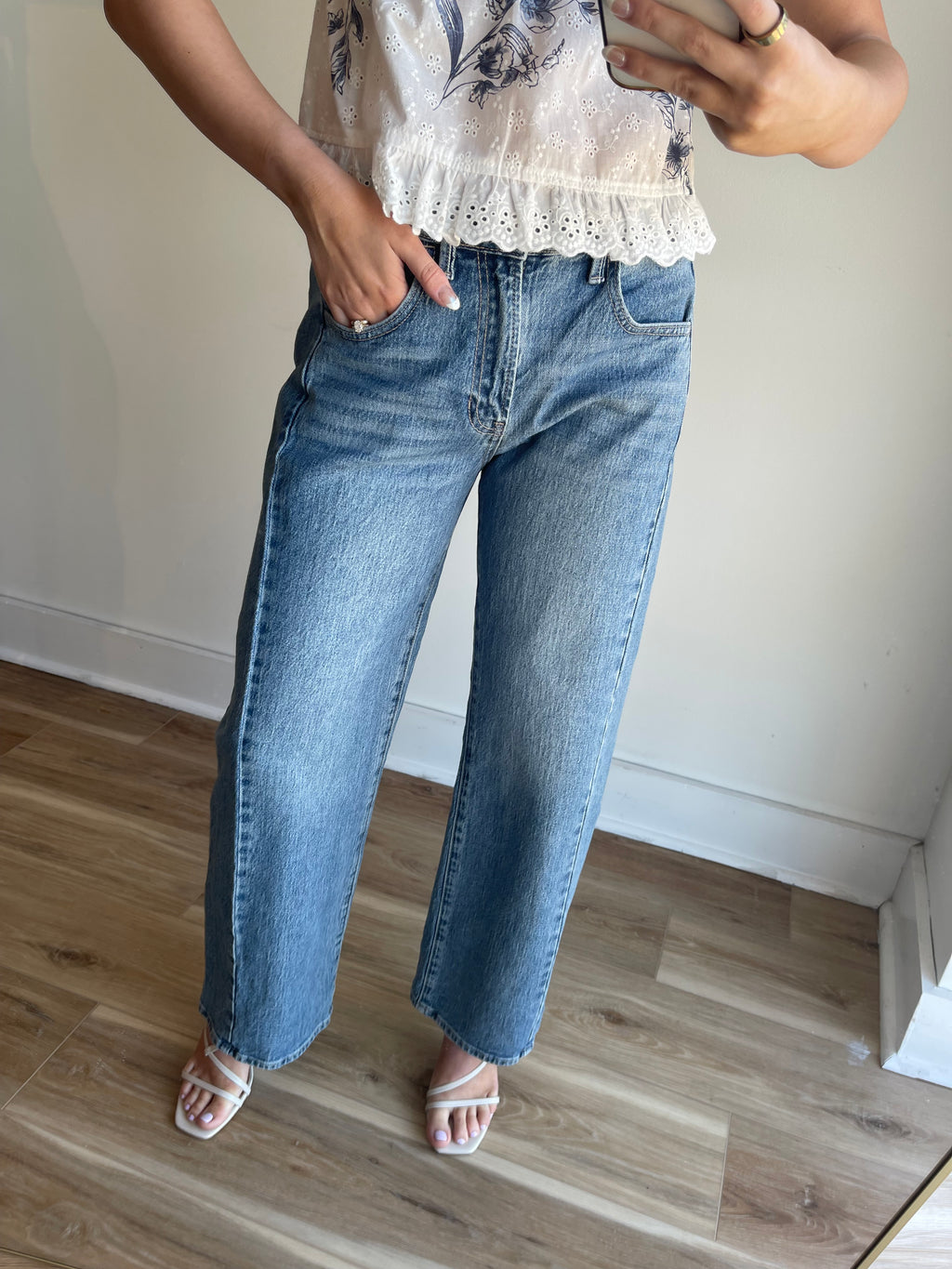 Slight Barrel Twist Jeans
