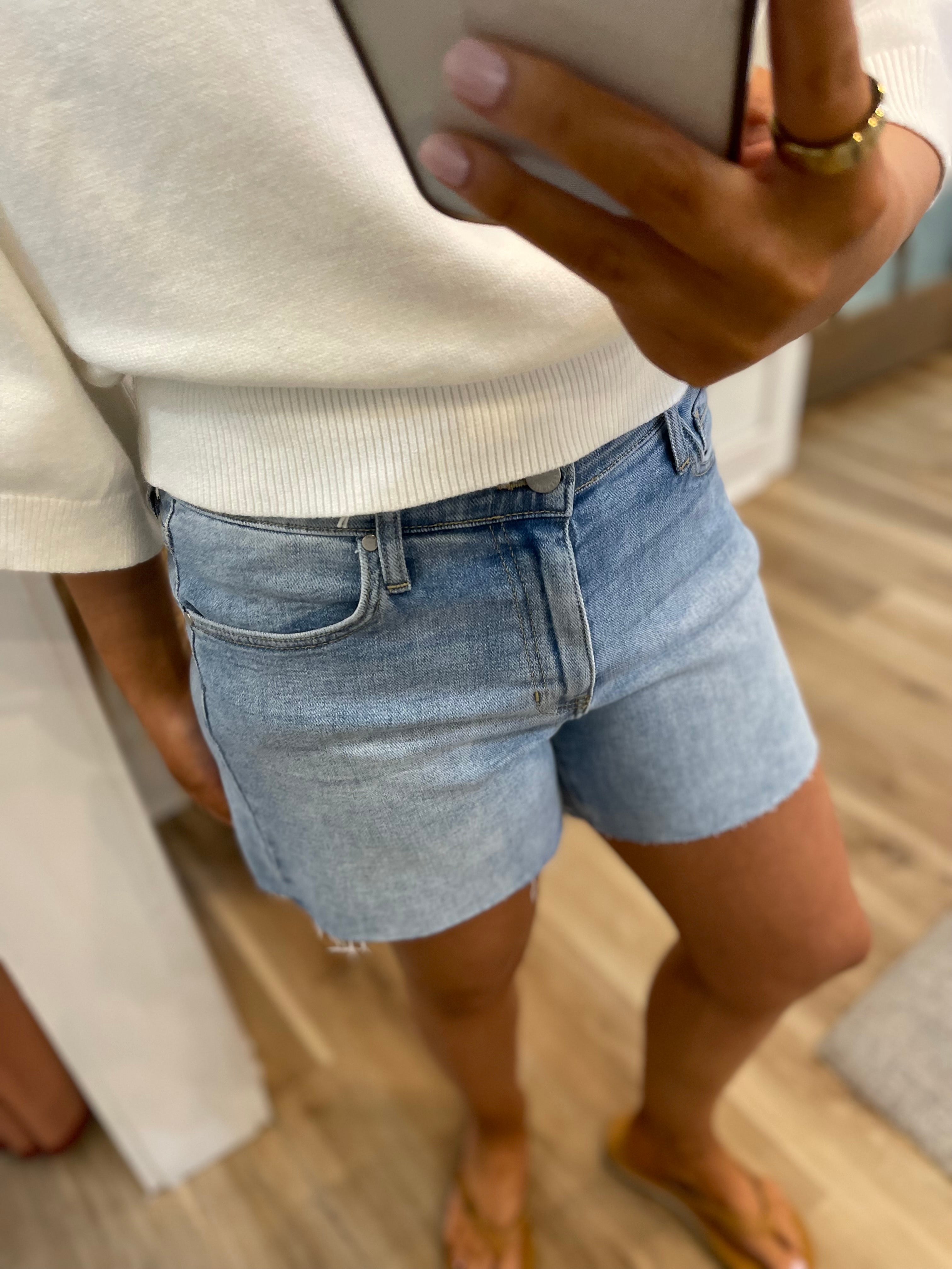 Mid Rise Stretch Short