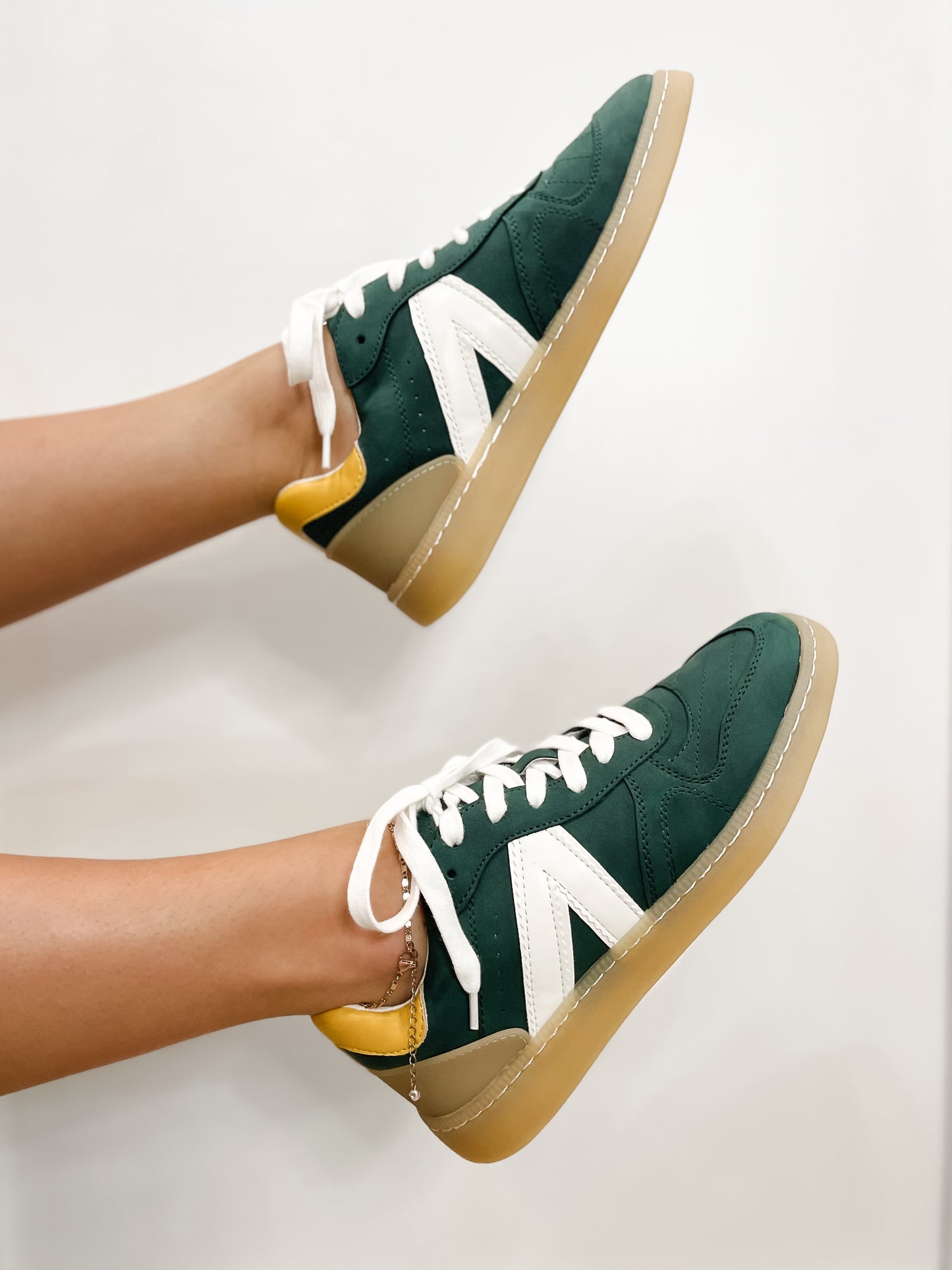 Vesta Sneakers