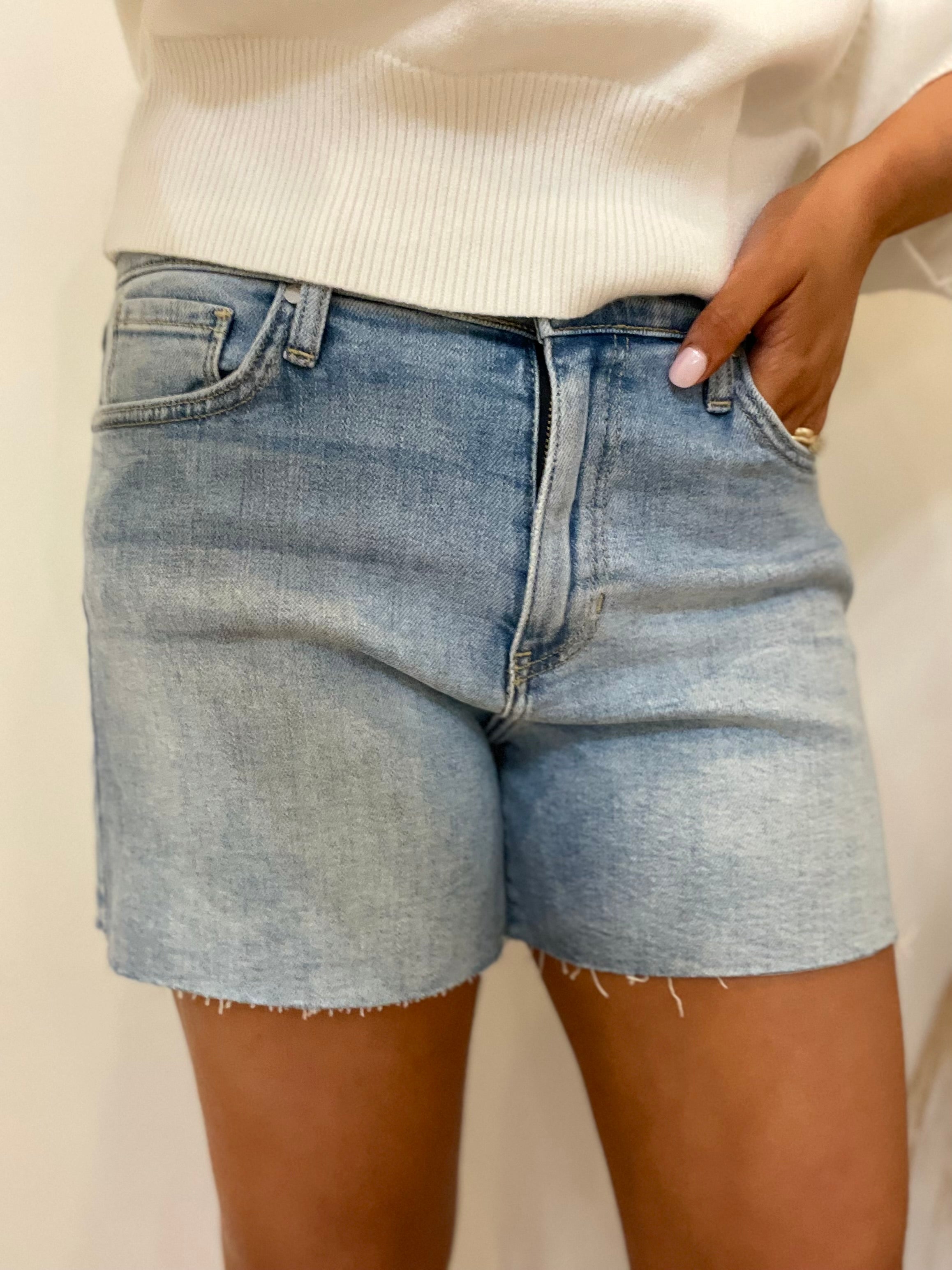 Mid Rise Stretch Short