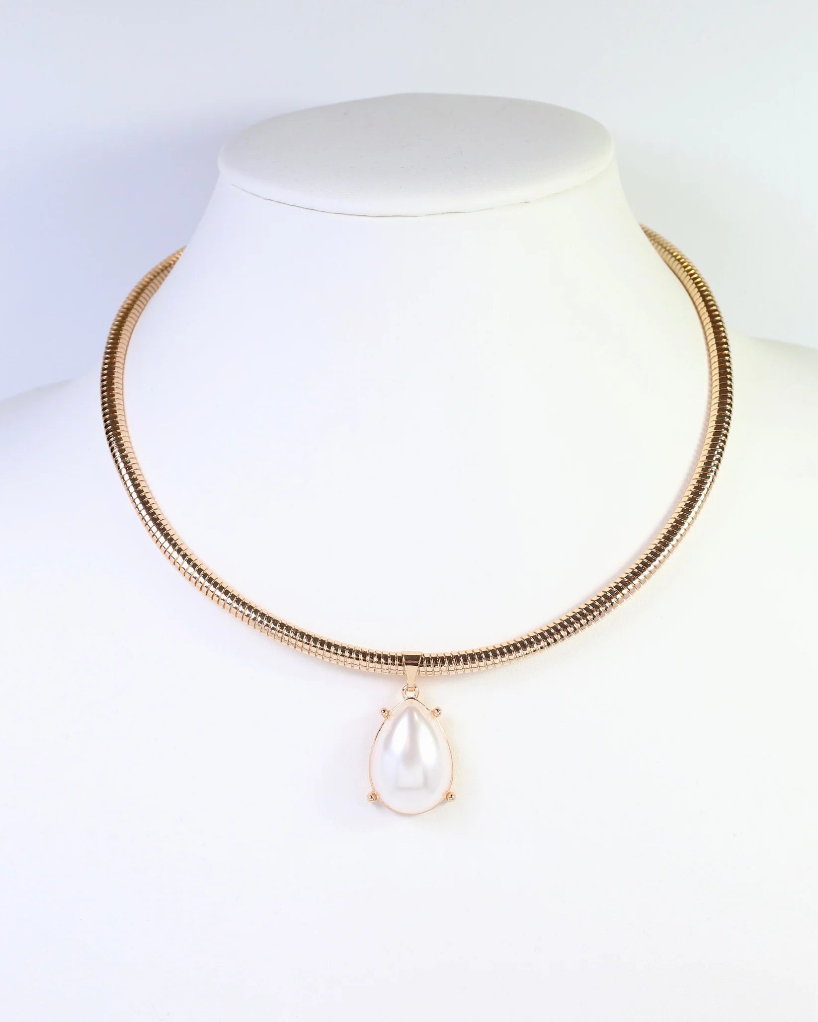 Windsor Pendant Necklace- Pearl