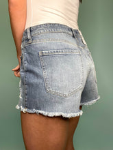 Load image into Gallery viewer, Lulu High Rise Shorts
