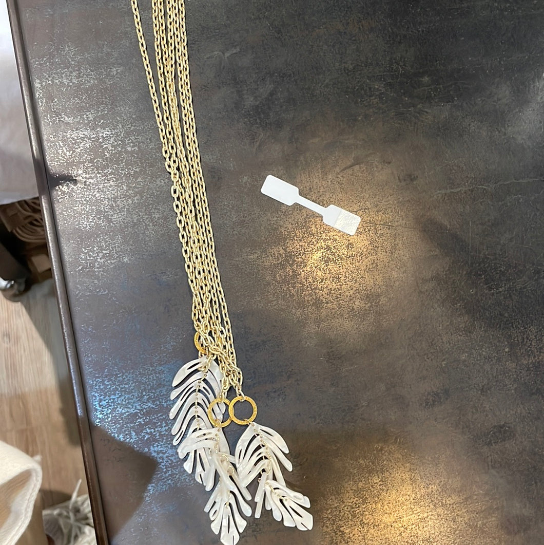 Leaf acrylic necklace