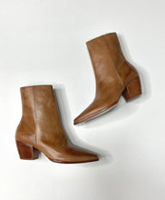 Load image into Gallery viewer, Caty Leather Boots