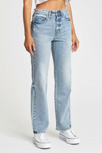 Load image into Gallery viewer, Sundaze High Rise Dad Jeans - Skaterboy